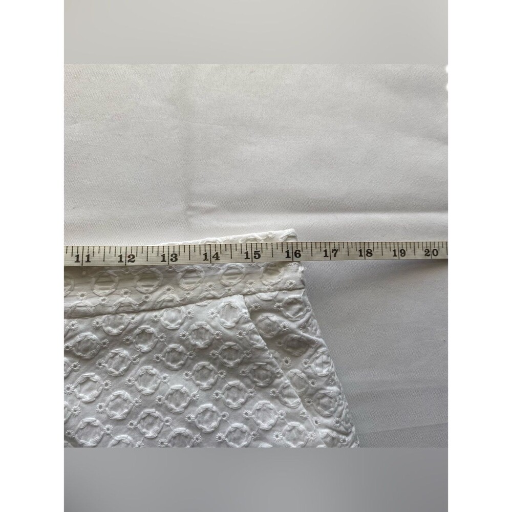 NWT Diane von Furstenburg White Fabiola Eyelet Cotton Country Club Shorts 10 - Picture 13 of 16